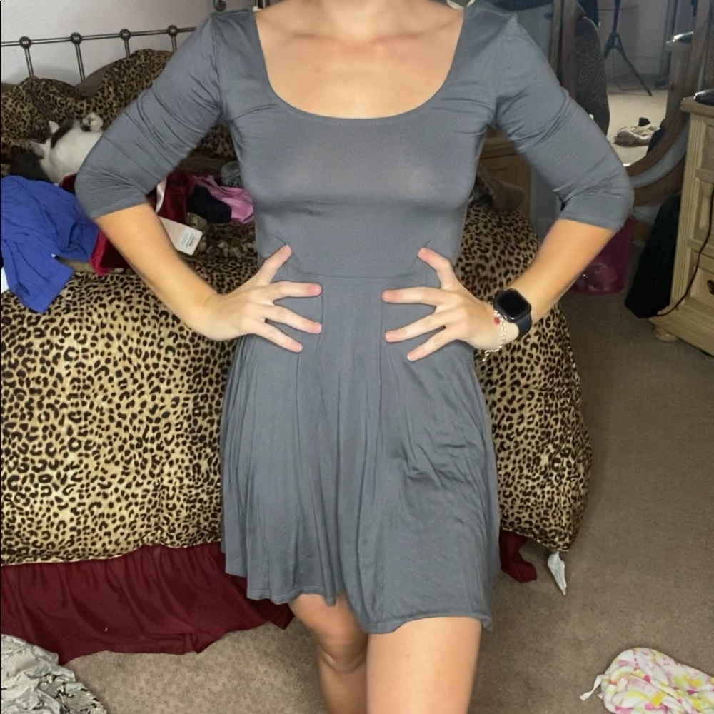 Dress - Picture 3 of 4